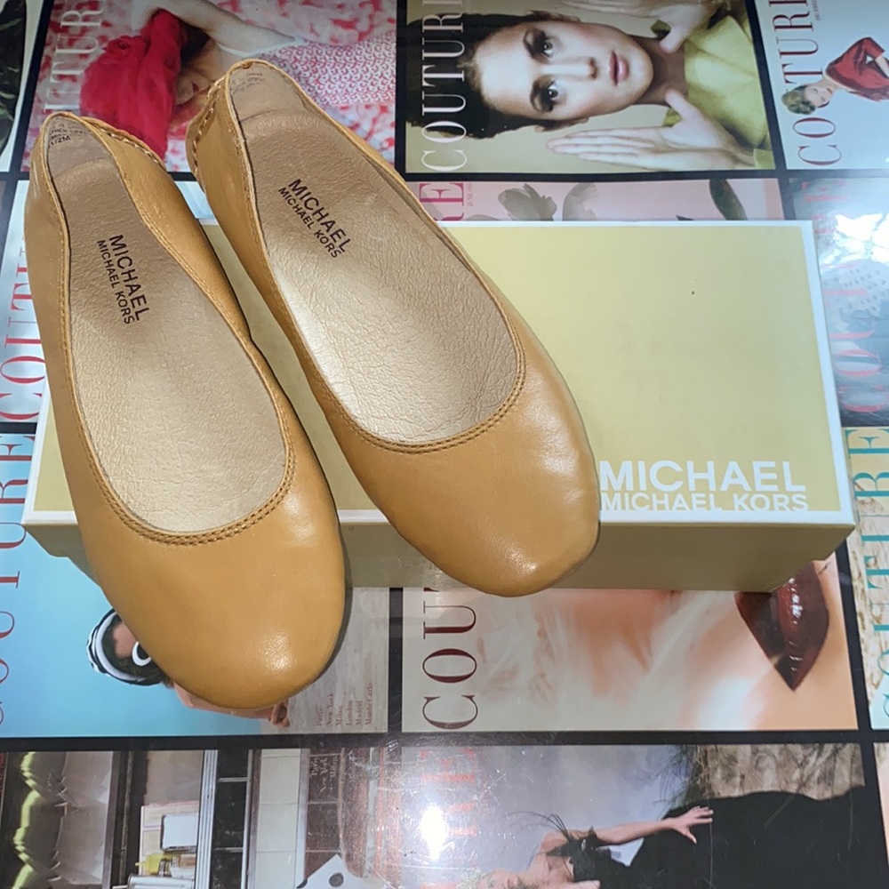 Michael Kors Tan Camel Jillian ballet Flat 6.5
